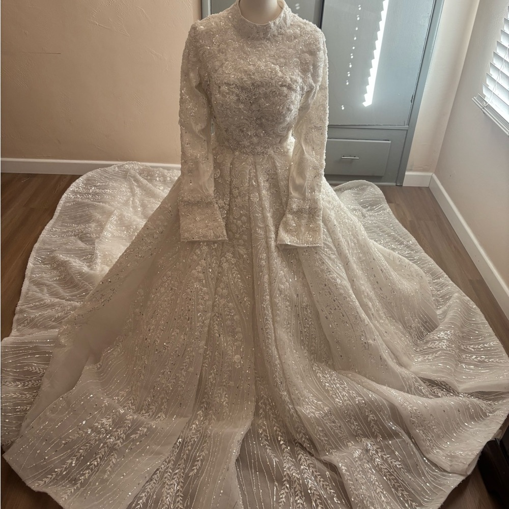 Elegant White Wedding Dress